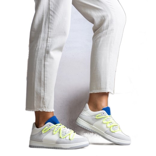 Szare sneakersy z neonowymi sznurówkami Aucoin białe ze sklepu ButyModne.pl w kategorii Buty sportowe damskie - zdjęcie 175108316