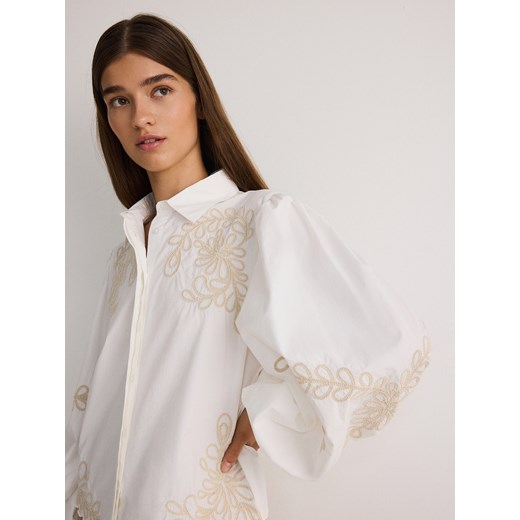 Reserved - Koszula z haftem - biały ze sklepu Reserved w kategorii Bluzki damskie - zdjęcie 175112026