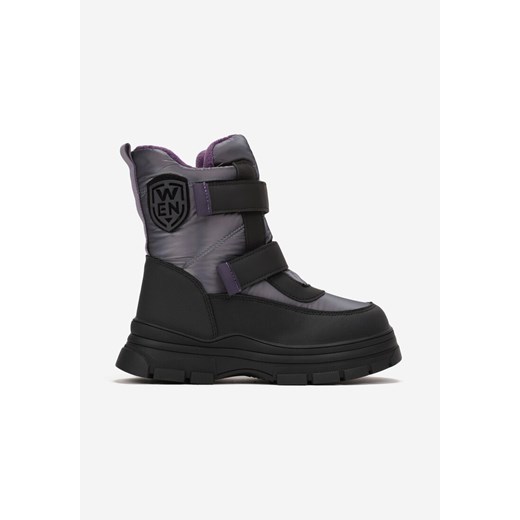 Fioletowe Śniegowce na Grubej Podeszwie Zapinane na Rzepy Zdobione Naszywką Avolisa - id: F-0593-27-32-90-PURPLE - marki Renee - 175113025 Fioletowe Śniegowce na Grubej Podeszwie Zapinane na Rzepy Zdobione Naszywką Avolisa ze sklepu renee.pl w kategorii Buty zimowe dziecięce - zdjęcie 175113025