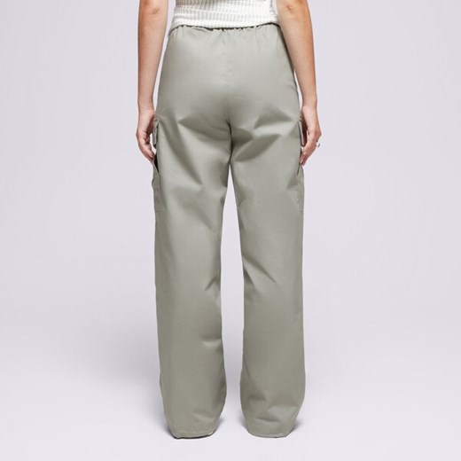 Spodnie damskie Nike w sportowym stylu 