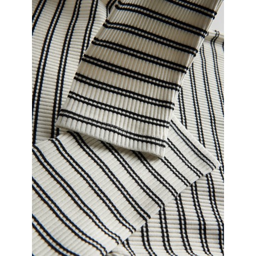 Reserved - Longsleeve z prążkowanej dzianiny - czarny Reserved XS Reserved