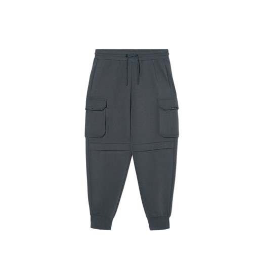 Cropp - Szare dresowe joggery z kieszeniami - szary ze sklepu Cropp w kategorii Spodnie męskie - zdjęcie 175177816