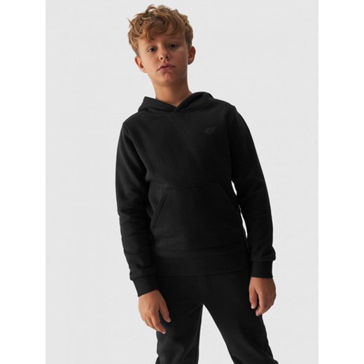 Chłopięca bluza dresowa nierozpinana z kapturem 4F 4FJWMM00TSWSM1292 - czarna ze sklepu Sportstylestory.com w kategorii Bluzy chłopięce - zdjęcie 175187457