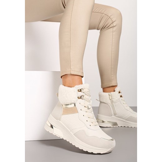 Beżowe Sneakersy na Koturnie Zdobione Metalicznymi Wstawkami i Futerkiem Omedia ze sklepu born2be.pl w kategorii Buty sportowe damskie - zdjęcie 175203889