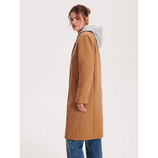 Reserved - Dwurzędowy płaszcz z dodatkiem wełny - beżowy Reserved M Reserved