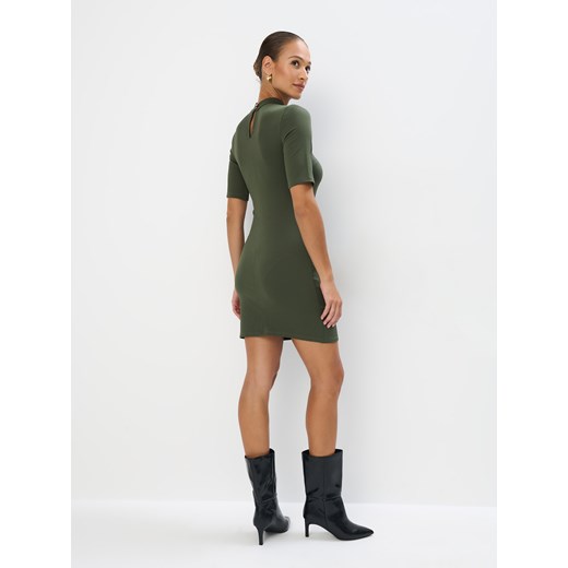Mohito - Dzianinowa zielona sukienka mini - oliwkowy Mohito S Mohito