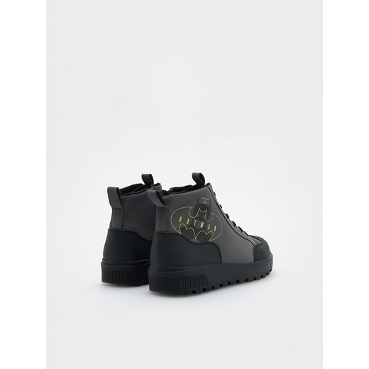 Buty zimowe dziecięce Reserved wiązane na jesień 