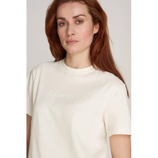 Bluzka damska beżowa Calvin Klein z okrągłym dekoltem z krótkimi rękawami