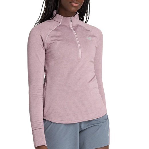 Bluza New Balance WT43200IWH - różowa ze sklepu streetstyle24.pl w kategorii Bluzy damskie - zdjęcie 175273165