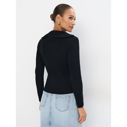 Sweter damski Mohito casual w serek 