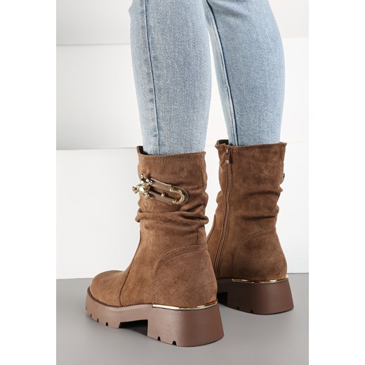 Brązowe Botki z Imitacji Zamszu z Ozdobnie Marszczoną Cholewką i Metalowym Renee 39 renee.pl okazja