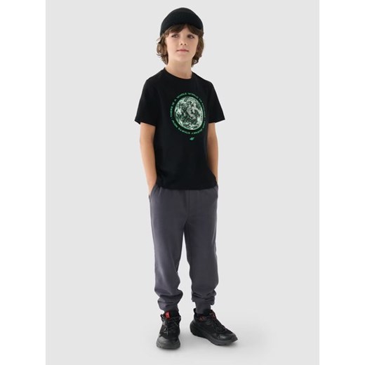 T-shirt chłopięce 4F czarny w nadruki