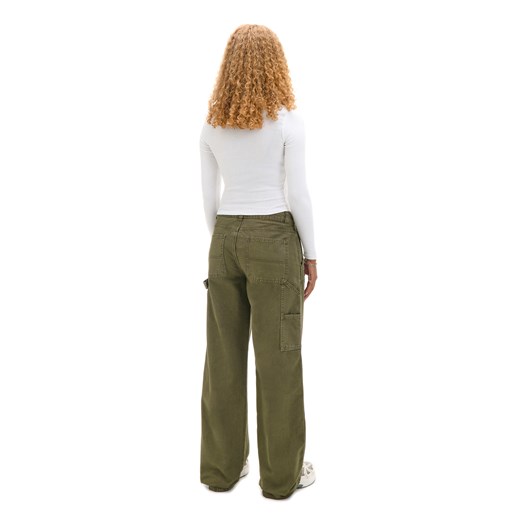 Cropp - Oliwkowe spodnie z wieloma kieszeniami - zielony Cropp 42 Cropp