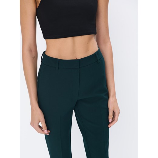Spodnie damskie Mohito na wiosnę 