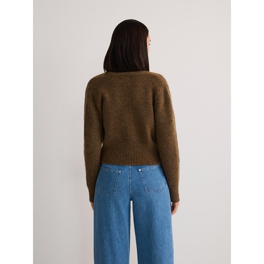 Sweter damski Reserved z dekoltem w serek
