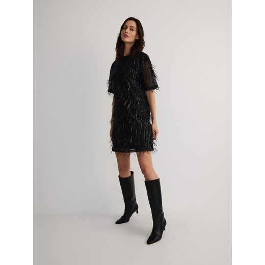 Sukienka czarna Reserved z długimi rękawami z cekinami mini z okrągłym dekoltem 