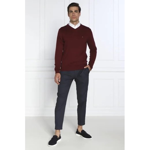 Sweter męski Tommy Hilfiger czerwony jesienny w serek