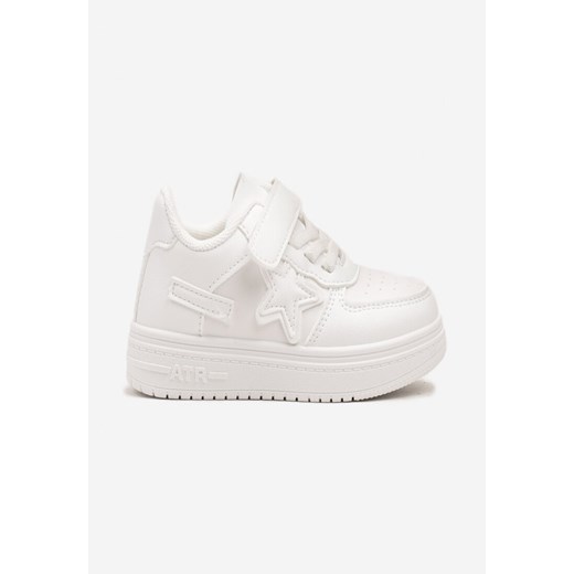 Białe Płaskie Buty Sportowe Sneakersy ze Sznurowaniem i Gwiazdką Sialina ze sklepu born2be.pl w kategorii Buty sportowe dziecięce - zdjęcie 175440107