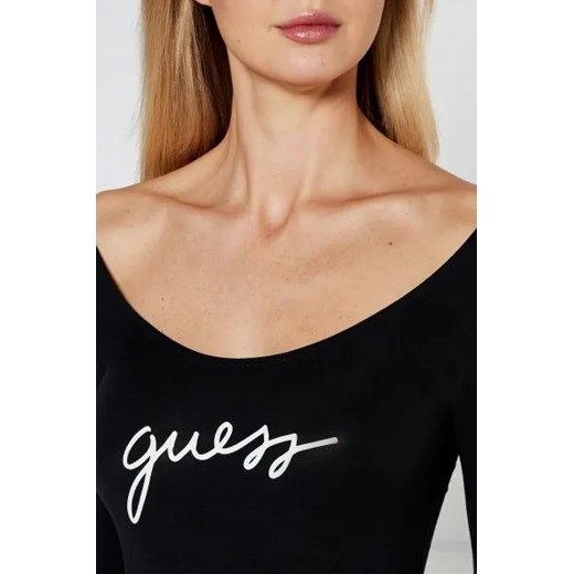 Bluzka damska Guess z okrągłym dekoltem z elastanu z napisami