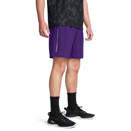Męskie spodenki treningowe Under Armour UA Tech Woven Wordmark Short - fioletowe ze sklepu Sportstylestory.com w kategorii Spodenki męskie - zdjęcie 175499788