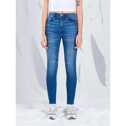 Cropp - Jeansy skinny z kieszeniami - niebieski Cropp 32 Cropp