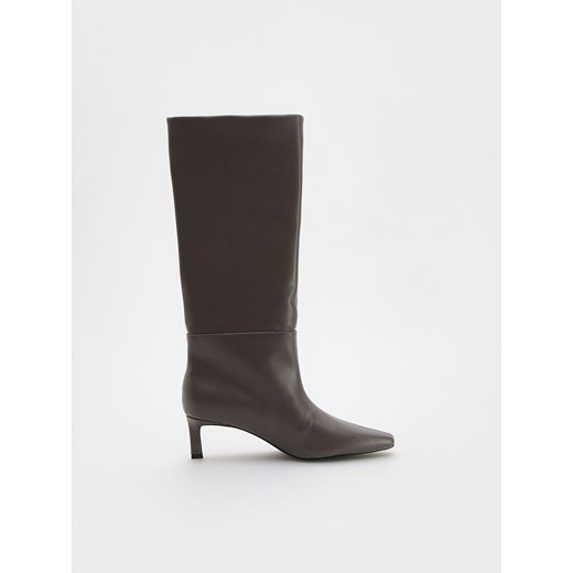 Reserved - Kozaki na obcasie kitten - brązowy ze sklepu Reserved w kategorii Kozaki damskie - zdjęcie 175579078