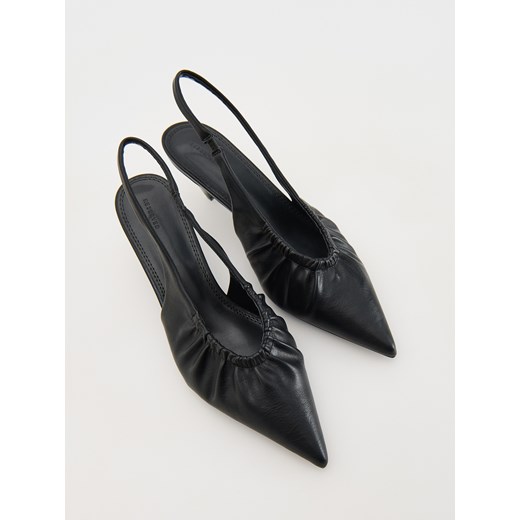 Czółenka Reserved czarne bez zapięcia eleganckie 