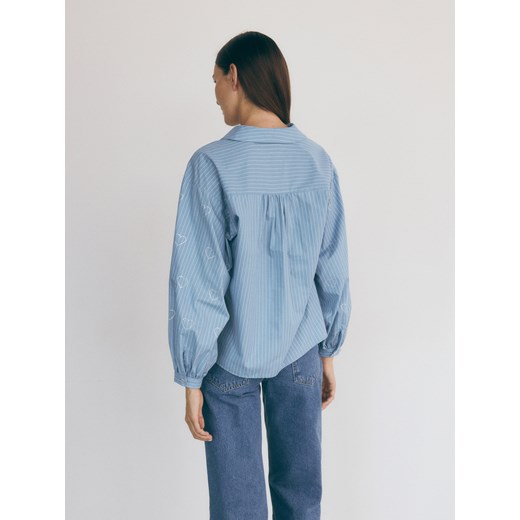 Reserved - Koszula z błyszczącymi aplikacjami - jasnoniebieski Reserved XL Reserved