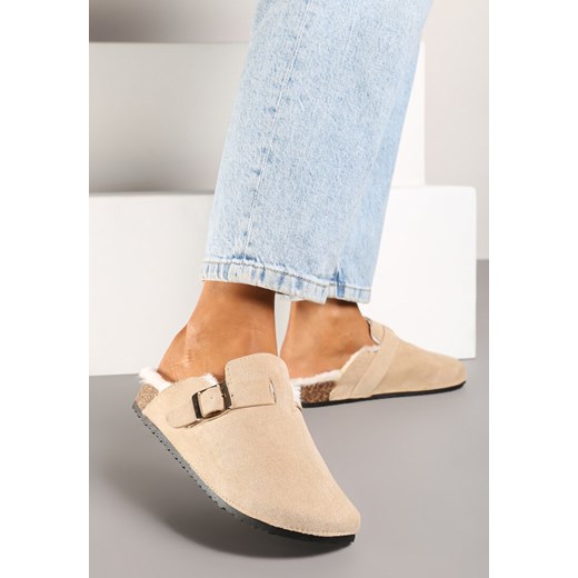 Beżowe Kapcie na Płaskiej Podeszwie Ozdobione  Paskiem z Klamrą Ninnithra ze sklepu renee.pl w kategorii Kapcie damskie - zdjęcie 175673376