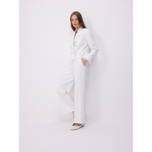 Reserved - Szerokie spodnie z dekoracyjnymi guzikami - złamana biel ze sklepu Reserved w kategorii Spodnie damskie - zdjęcie 175690608