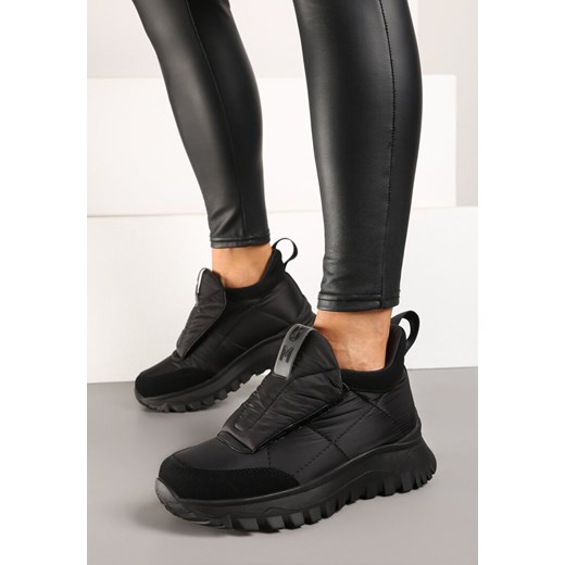Czarne Pikowane Sneakersy na Platformie Ozdobione Napisem Resilie ze sklepu renee.pl w kategorii Buty sportowe damskie - zdjęcie 175690859