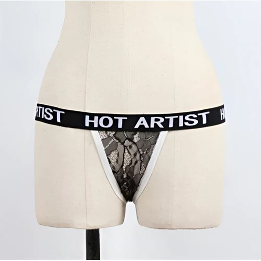 Koronkowe stringi z napisem "Hot artist" - Czarny / S ze sklepu Valetta.pl w kategorii Majtki damskie - zdjęcie 175702195