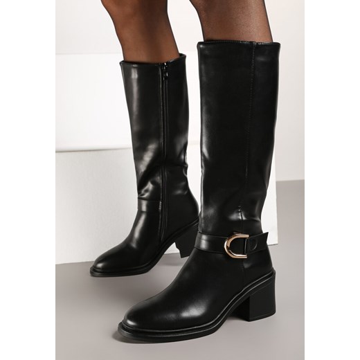 Czarne Kozaki na Obcasie Ozdobione Paskiem z Klamrą Mialen ze sklepu born2be.pl w kategorii Kozaki damskie - zdjęcie 175731309