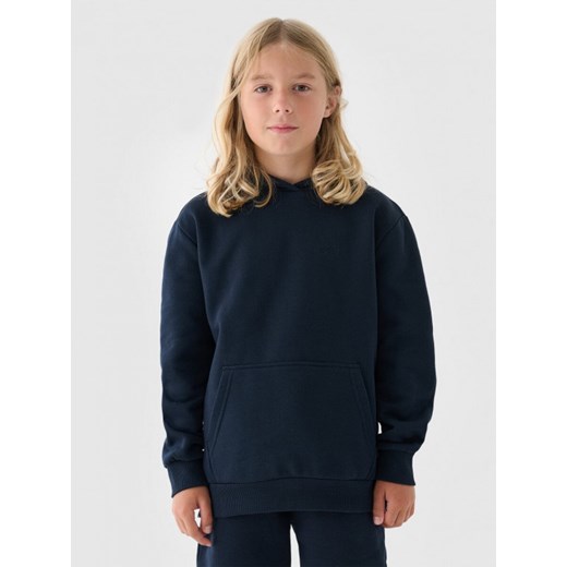 Chłopięca bluza dresowa nierozpinana z kapturem 4F 4FJWMM00TSWSM1860 - granatowa ze sklepu Sportstylestory.com w kategorii Bluzy chłopięce - zdjęcie 175733488