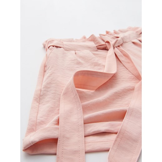 Cropp - Szorty High Waist z paskiem - różowy Cropp 40 Cropp