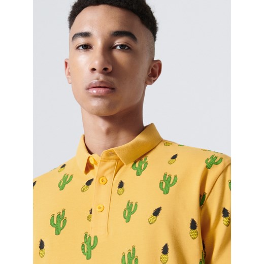 Cropp - Koszulka polo z nadrukiem all over - jasnopomarańczowy Cropp XL wyprzedaż Cropp