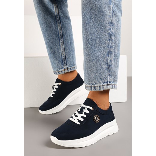 Granatowe Sneakersy na Grubej Podeszwie z Metalową Aplikacją na Boku Azurira ze sklepu born2be.pl w kategorii Buty sportowe damskie - zdjęcie 175808348