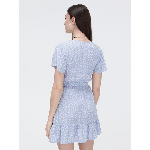 Cropp - Niebieska sukienka w kwiaty - niebieski Cropp M okazja Cropp