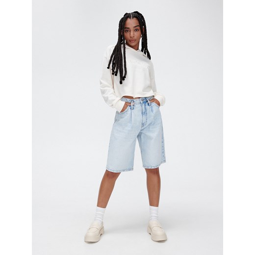 Cropp - Jasne jeansowe bermudy - niebieski Cropp 36 okazja Cropp