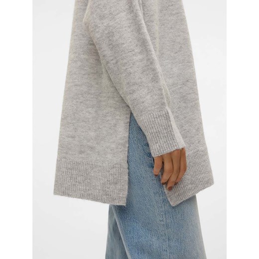 Sweter damski Vero Moda casual z dekoltem w serek 