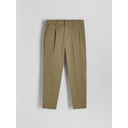 Reserved - Bawełniane spodnie chino leisure fit - oliwkowy Reserved 36 Reserved