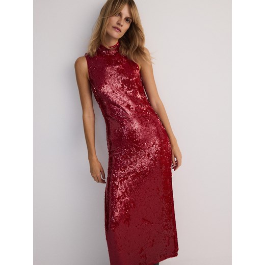Sukienka Reserved z elastanu z aplikacjami  elegancka dopasowana z okrągłym dekoltem 
