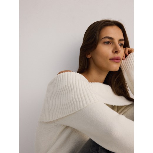 Reserved - Sweter z odkrytymi ramionami - kremowy Reserved M Reserved