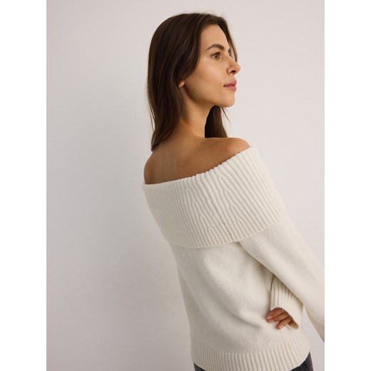 Reserved - Sweter z odkrytymi ramionami - kremowy Reserved L Reserved