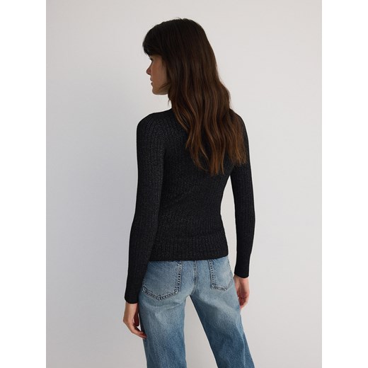 Czarny sweter damski Reserved casualowy z golfem 