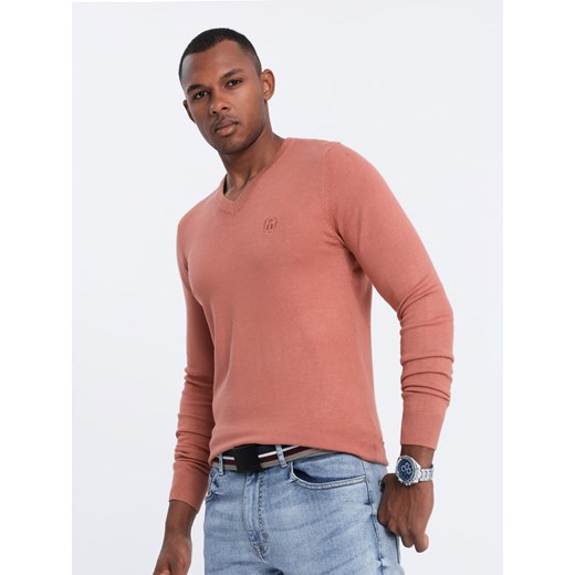 Sweter męski z haftem - różowy V18 E191 ze sklepu ombre w kategorii Swetry męskie - zdjęcie 176058546