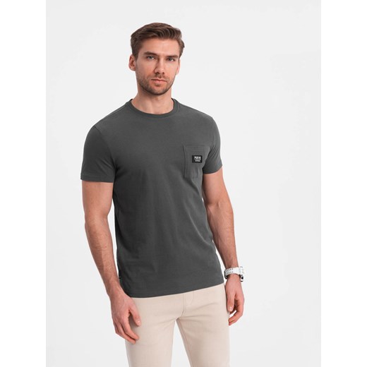 Casualowy t-shirt męski z naszywką na kieszeni – grafitowy V11 OM-TSCT-0109 ze sklepu ombre w kategorii T-shirty męskie - zdjęcie 176081146