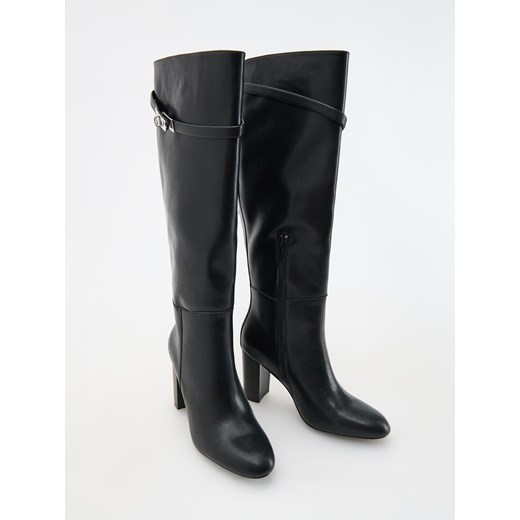 Kozaki damskie Reserved czarne na obcasie 