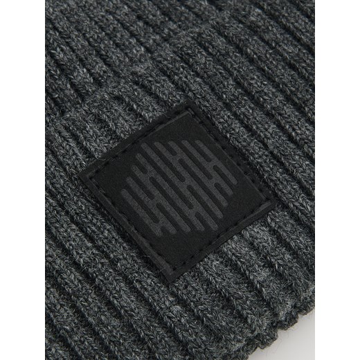 Reserved - Czapka beanie z naszywką - ciemnoszary Reserved ONE SIZE Reserved