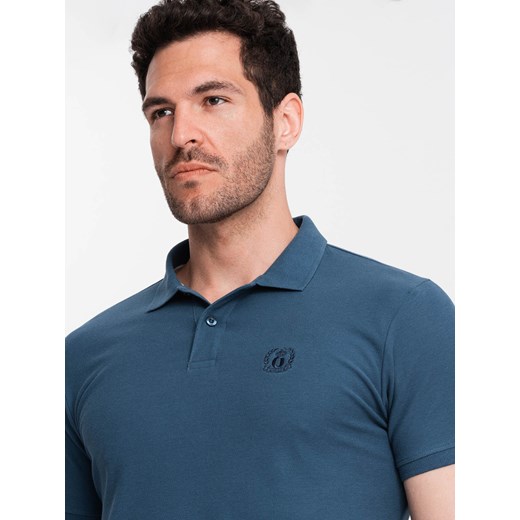 Jednokolorowa koszulka polo męska BASIC z dzianiny pique - ciemnoniebieska V13 L ombre